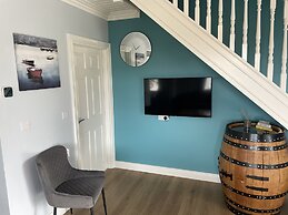 Beautiful 3-bed House in Sunny Killough Down