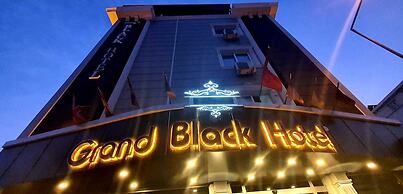 Grand Black Hotel