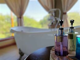 TARANGIRE KURO TREETOP LODGE