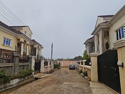 Smart 3 bed Apartment With Fast Wi-fi & 24hr Light