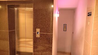 Sri Maharaja Residency