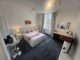 Sun Street ApartHotel