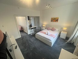 Sun Street ApartHotel