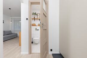 Warsaw Stawki Cosy Apartment by Renters