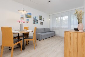 Warsaw Stawki Cosy Apartment by Renters