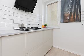 Warsaw Stawki Cosy Apartment by Renters