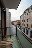 Luxury Apartment With Balcony