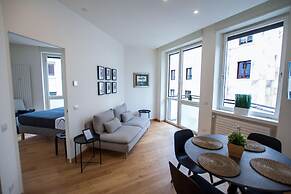 Luxury Apartment With Balcony