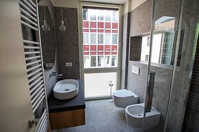 Luxury Apartment With Balcony