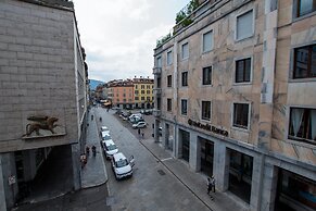 Luxury Apartment With Balcony