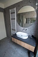 Luxury Apartment With Balcony