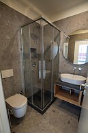 Luxury Apartment With Balcony