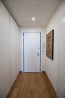 Luxury Apartment With Balcony