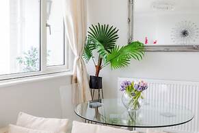 3 Bed Flat, Dedicated Workspace, Parking, 4KTV