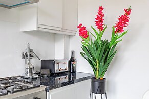 3 Bed Flat, Dedicated Workspace, Parking, 4KTV