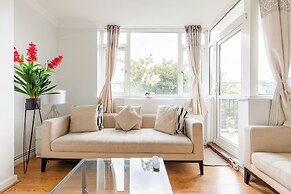 3 Bed Flat, Dedicated Workspace, Parking, 4KTV