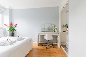 3 Bed Flat, Dedicated Workspace, Parking, 4KTV