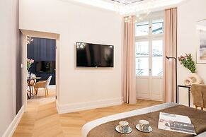 Dandelion Apartment - LoftAffair