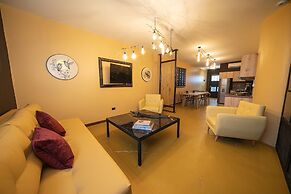 Beautiful Cozy 1 BedR in Astorga Gardens