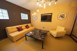 Beautiful Cozy 1 BedR in Astorga Gardens