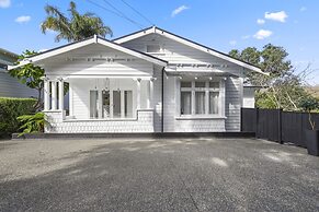 Grey Lynn - Grandeur - Cafe Lifestyle