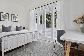 Grey Lynn - Grandeur - Cafe Lifestyle