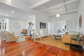 Grey Lynn - Grandeur - Cafe Lifestyle