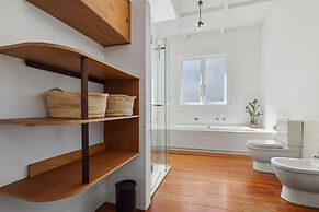 Grey Lynn - Grandeur - Cafe Lifestyle