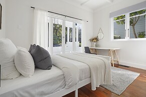 Grey Lynn - Grandeur - Cafe Lifestyle