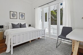 Grey Lynn - Grandeur - Cafe Lifestyle