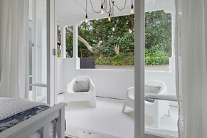 Grey Lynn - Grandeur - Cafe Lifestyle