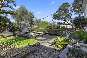 Grey Lynn - Grandeur - Cafe Lifestyle