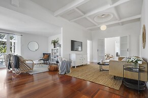 Grey Lynn - Grandeur - Cafe Lifestyle