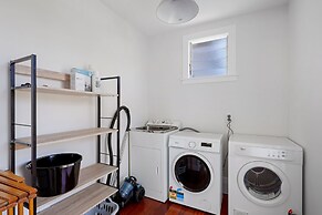 Grey Lynn - Grandeur - Cafe Lifestyle