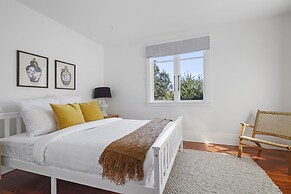 Grey Lynn - Grandeur - Cafe Lifestyle