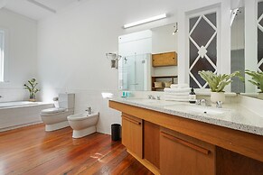 Grey Lynn - Grandeur - Cafe Lifestyle