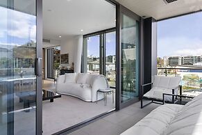 Modern & elegant living Wynyard Quarter