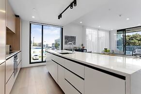 Modern & elegant living Wynyard Quarter