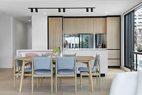 Modern & elegant living Wynyard Quarter