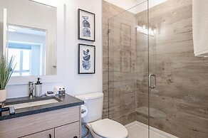 Grizzly Ridge Getaway Brand New, Hot Tub, Sleeps 11