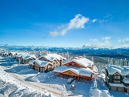 Grizzly Ridge Getaway Brand New, Hot Tub, Sleeps 11