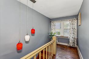 Cute Cozy and Cheerful 3 Bedroom House