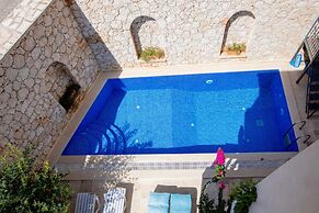 Invigorating Villa With Shared Pool in Kas