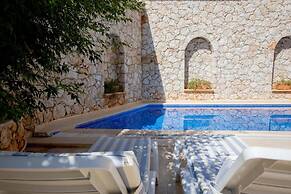 Invigorating Villa With Shared Pool in Kas