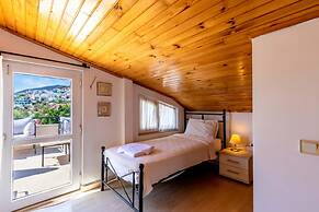 Invigorating Villa With Shared Pool in Kas