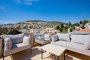 Invigorating Villa With Shared Pool in Kas