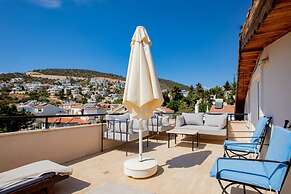 Invigorating Villa With Shared Pool in Kas