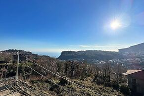 Lovely 6-bed Apartment on the Amalfi Coast