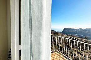 Lovely 6-bed Apartment on the Amalfi Coast
