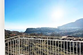 Lovely 6-bed Apartment on the Amalfi Coast